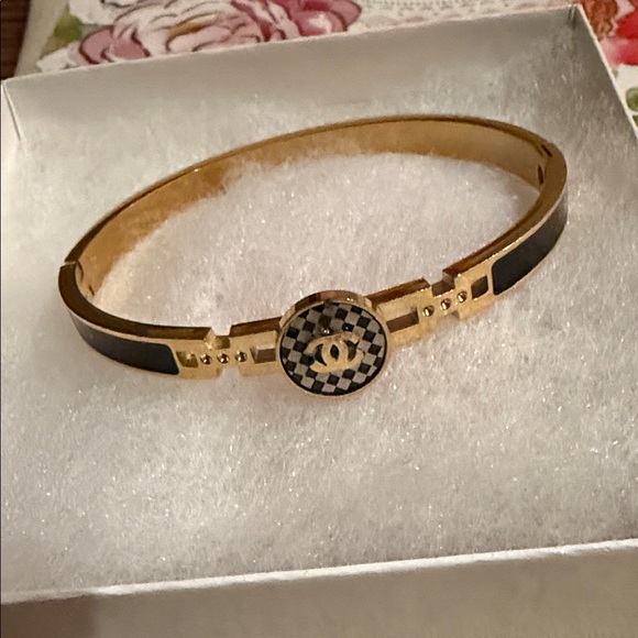 Fashion Jewelry Gold and Black Bangle Bracelet - Picture 6 of 8